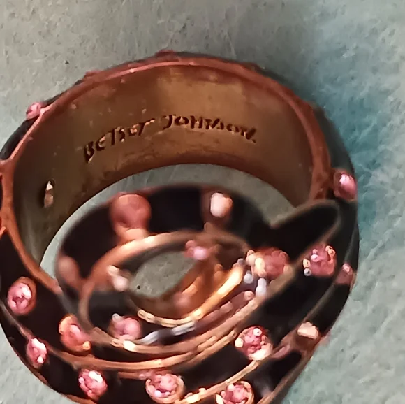 1 Early Betsey Johnson Ring, 2 Snakes Metal Snake Rings 1-1/4- 2in Long - Picture 9 of 14